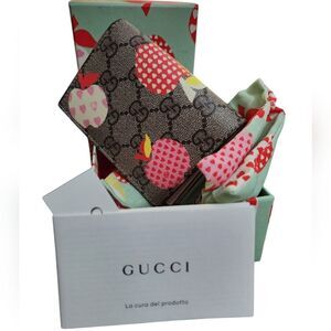 Gucci GG Apple Bifold Compact Wallet